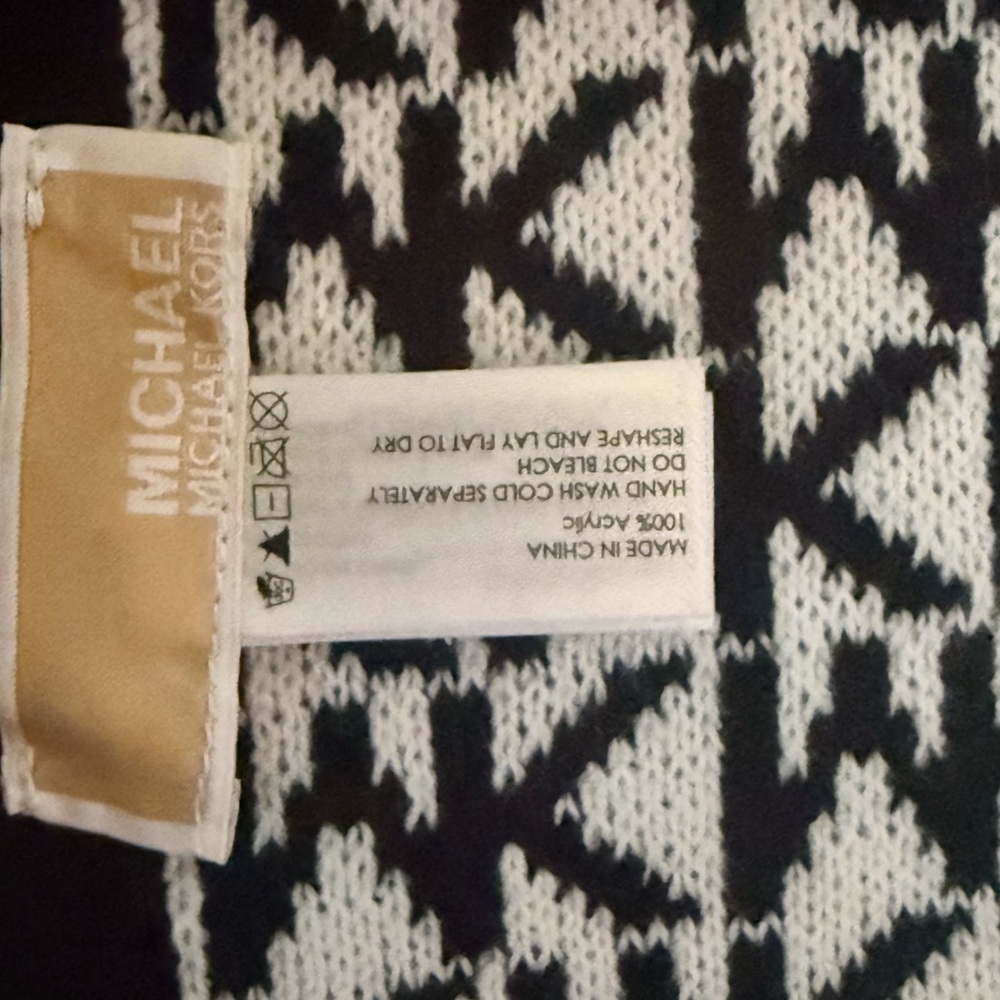 Michael Kors Black & White MK Logo Beanie and Scarf Set - Picture 5 of 5